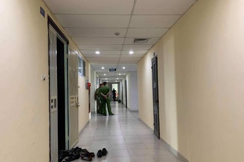 Gọi mãi không thấy, phá cửa phát hiện chồng tử vong