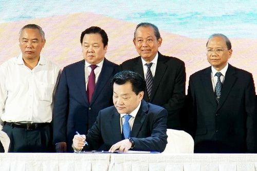 Bình Thuận phát huy tiềm năng biển và nắng gió, phát triển đột phá