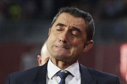 Dàn sao Barca mất niềm tin với HLV Valverde