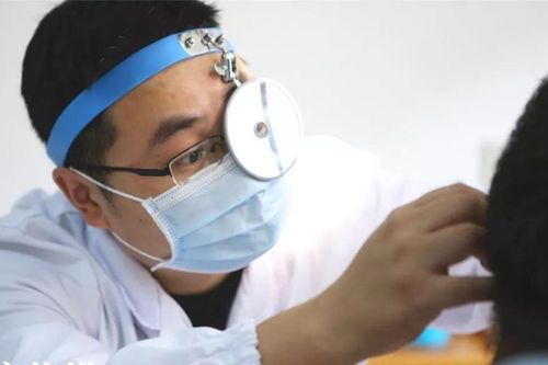 Nữ sinh 13 tuổi có nguy cơ điếc vĩnh viễn vì trò nghịch dại của bạn bè