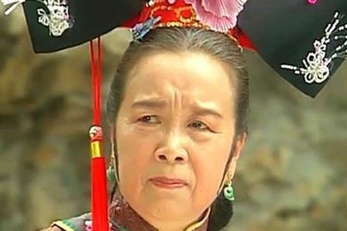 'Dung ma ma' mặc áo giáp đóng phim ở tuổi 83