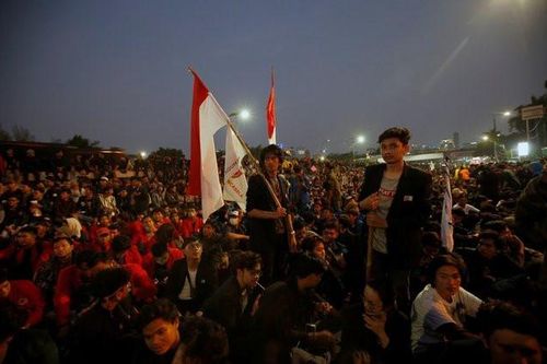 Dân phản đối dữ dội dự luật cấm tình dục ngoài hôn thú của Indonesia