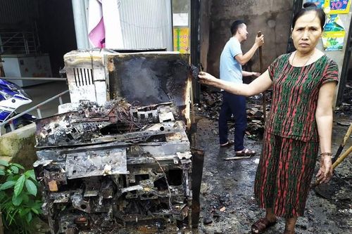 Đồ điện của dân bị chập cháy lúc rạng sáng