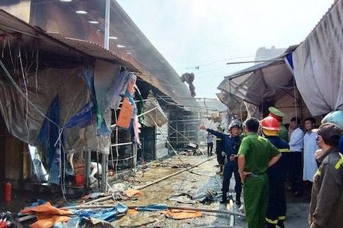 Hà Nội: Đã khống chế vụ cháy 776 m2 chợ Tó, huyện Đông Anh