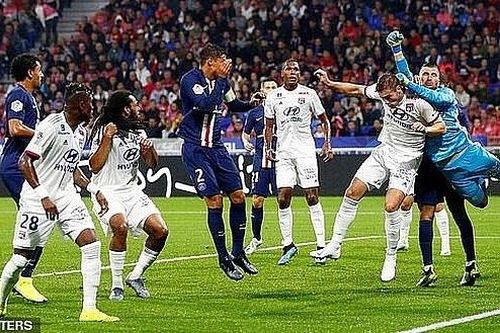 Lyon 0-1 PSG: Neymar lại chứng minh đẳng cấp của 'ngôi sao'