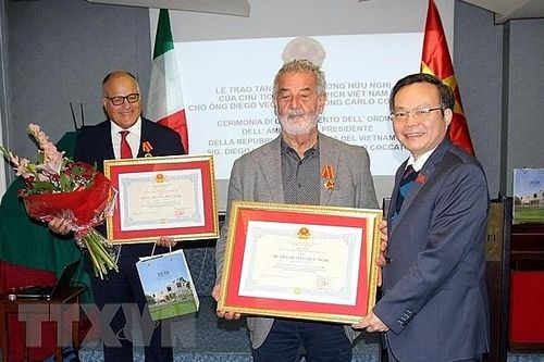 Phó Chủ tịch Quốc hội Phùng Quốc Hiển thăm làm việc tại Italy