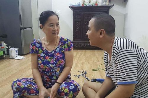 Chàng trai sống thực vật, bệnh viện trả về lo hậu sự bỗng tỉnh dậy sau 3 năm