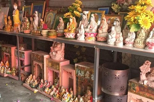 Ông lão Sài Gòn sống bình an trong cơ ngơi 2000m2, 30 năm gom món đồ lạ
