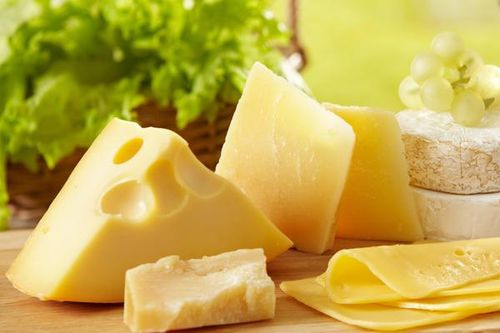 Muốn hàm răng trắng khỏe, dùng ngay 8 thực phẩm này