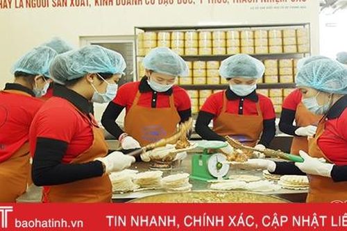 Hà Tĩnh trưng bày, giới thiệu sản phẩm OCOP và sản phẩm công nghiệp nông thôn tiêu biểu