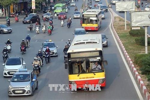 Tách làn xe buýt là cần thiết nhưng phải khoa học