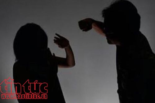 Tạm đình chỉ công tác bác sỹ hành hung nữ điều dưỡng Bệnh viện Trung ương Huế