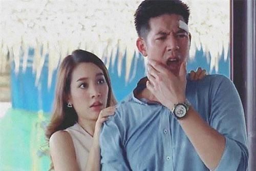 Mang bánh biếu bố mẹ chồng, tôi sững sờ trước lời nói của cháu