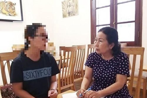 Bé trai nghi bị bạo hành khi ở cùng cha và mẹ kế: Mẹ đẻ mong giành lại quyền nuôi con