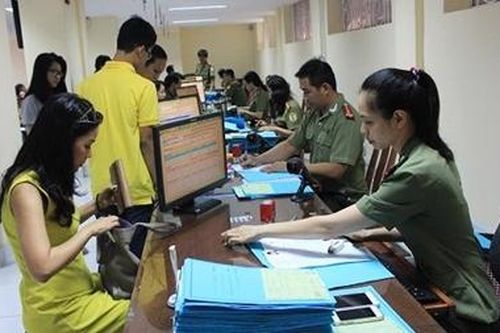 Những thông báo niêm yết công khai trong quản lý xuất nhập cảnh của CAND