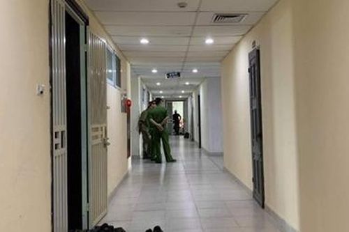 Giận chồng bỏ nhà ra ngoài, trở về thấy chồng treo cổ tử vong
