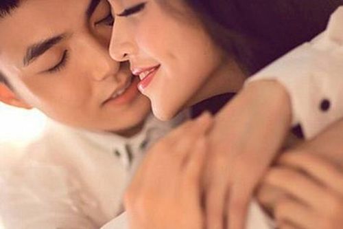 Vợ tôi 'thả thính' khắp nơi
