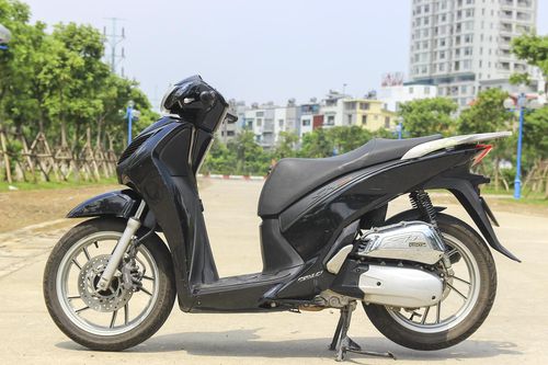 Honda SH 125i đời 2012 lắp ráp trong nước sau 7 năm còn lại gì?
