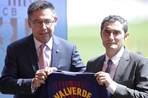 Barcelona vs Villarreal (02h00 ngày 25/9): Valverde là kẻ ám sát giấu mặt trên ghế chỉ đạo