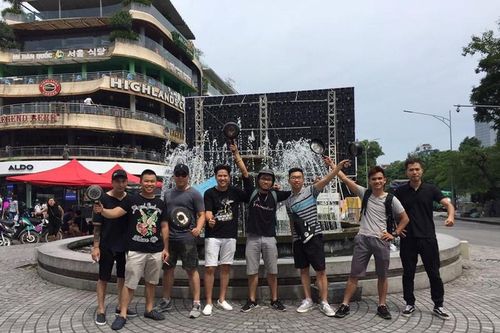 Tranh cãi trào lưu 'thả mình' theo trend?