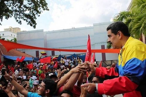 Venezuela: Tổng thống thăm Nga, phe đối lập đi Mỹ