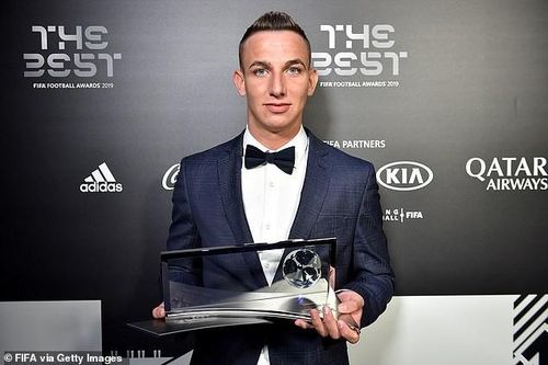 Cận cảnh bàn thắng khiến Messi cũng phải chào thua