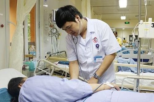 Sốc phản vệ nguy kịch sau khi ăn thịt gà cùng ruốc biển