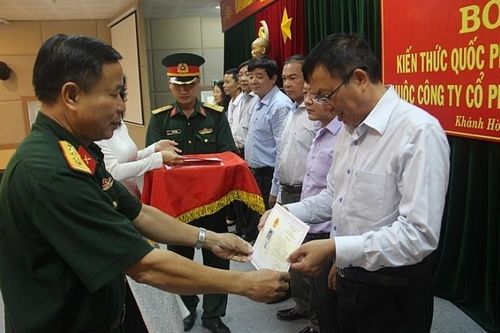 PC Khánh Hòa tổ chức bồi dưỡng kiến thức quốc phòng cho gần 200 cán bộ chủ chốt