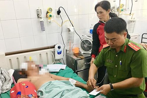 Đến tận giường bệnh làm CMND cho bệnh nhân