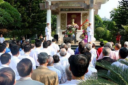 Công ty Điện lực Lào Cai kỷ niệm 61 năm ngày Bác Hồ lên thăm Nhà máy Điện Lào Cai
