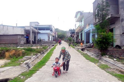 Căng cờ búa liềm trên dãy Hoàng Liên - Bài 3: Những 'hạt giống đỏ' nơi đỉnh trời
