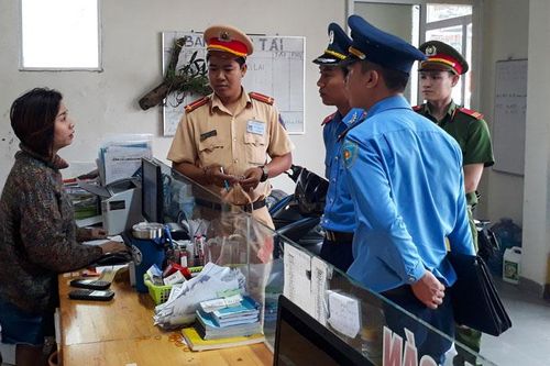 Kiểm tra an toàn xe đưa đón học sinh trên địa bàn TP Đà Lạt