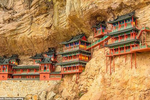 Loạt công trình tại những vị trí khó tin thách thức mọi du khách