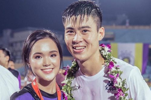 Bạn gái Duy Mạnh nói cầu thủ Sài Gòn FC 'hơi xấu hổ đấy' vì bội bạc vợ