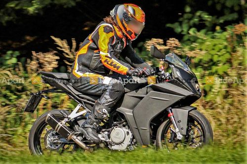 KTM RC390 thế hệ mới lộ diện, thiết kế thay đổi hoàn toàn