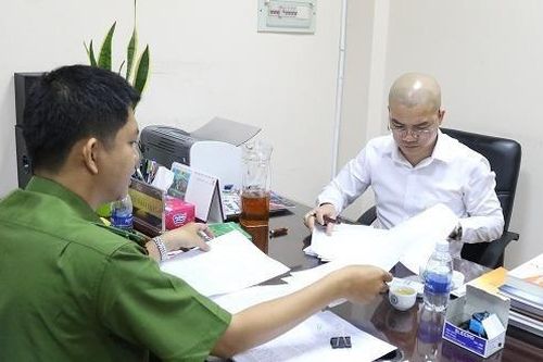Triệu tập thêm một em trai của Chủ tịch Tập đoàn Địa ốc Alibaba