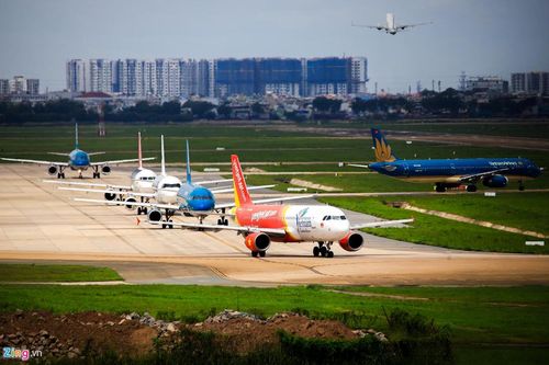 Chậm chuyến là khó tránh khi hạ tầng hàng không đang quá tải