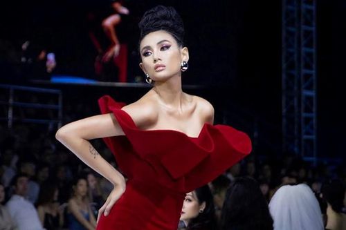 Võ Hoàng Yến 'cầm trịch' siêu mẫu Việt Nam 2019