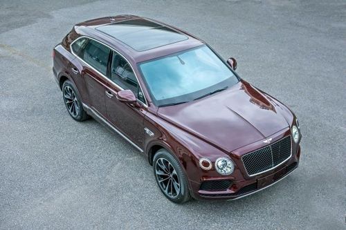 Bentley Bentayga V8 với siêu xe thửa riêng cho nhà giàu Việt