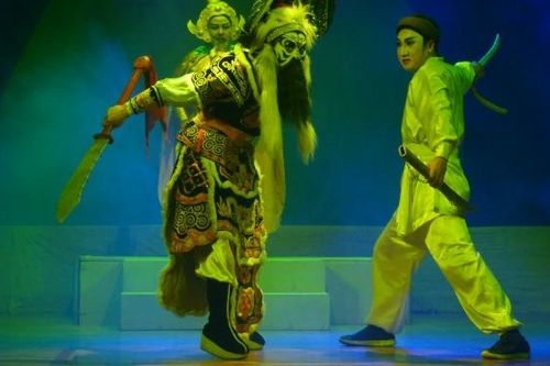 Hát bội làm du lịch và tiếp cận giới trẻ: Rút ngắn khoảng cách hàng trăm năm với hát bội