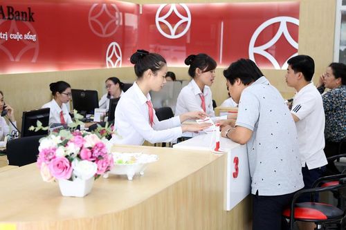 Ngân hàng đua nhau tăng lãi suất huy động vốn