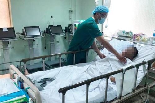 Cứu sống bệnh nhân u nang màng tim 'khủng'