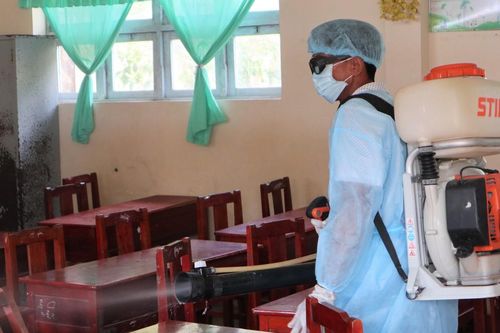 Cà Mau: Hàng loạt học sinh phải đi khám, nghi do viêm đường hô hấp