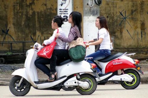 Hiểu đúng về việc cấm xe máy đi quá 40km/h