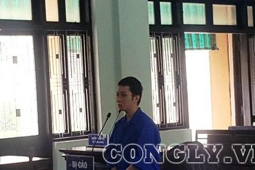 Đâm bảo vệ vì ngăn không cho xe vào phố đi bộ