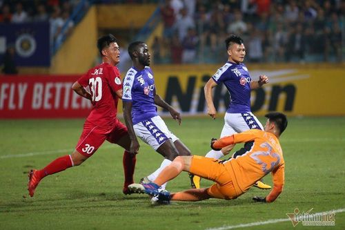 Khán giả 'đói' trận lượt về chung kết AFC Cup Hà Nội vs April 25