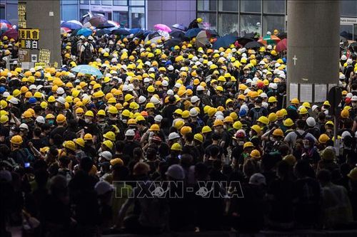 Đặc phái viên Bộ Ngoại giao Trung Quốc tại Hong Kong kêu gọi giới trẻ 'nói không với bạo lực'