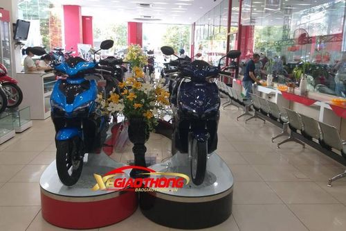 Giá xe Honda Air Blade chênh hơn 4 triệu đồng tại đại lý
