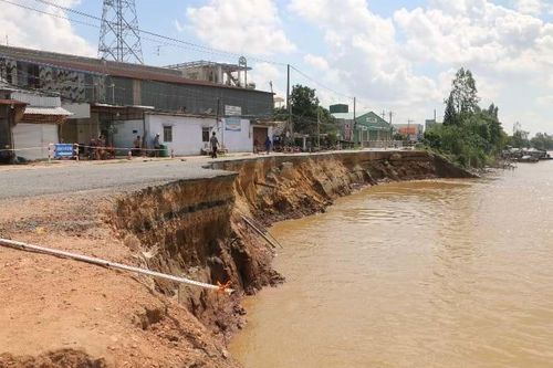 Sạt lở ở Đồng bằng sông Cửu Long đến mức báo động khẩn cấp