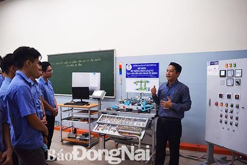 Thiết bị đào tạo nghề '4 trong 1'